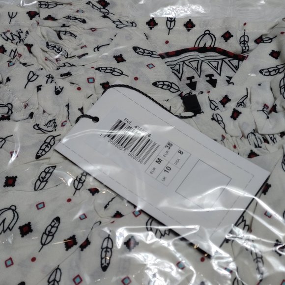 Q2 White Top w/ Belled Sleeves & Floral Print - Picture 7 of 7